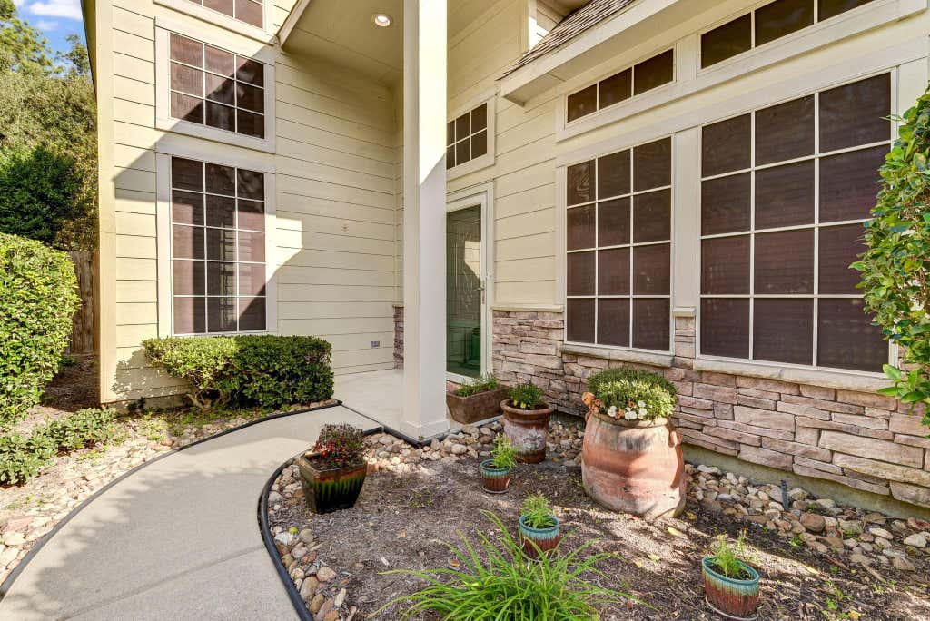 Photo of 10222 Thornleaf Lane, Houston, TX 77070 (MLS # 56110500)