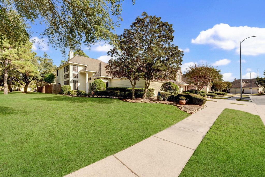 Photo of 10222 Thornleaf Lane, Houston, TX 77070 (MLS # 56110500)