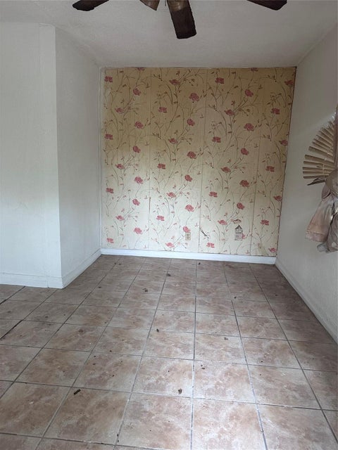 Tiny photo for 2308 Russell Street, Houston, TX 77026 (MLS # 11514997)