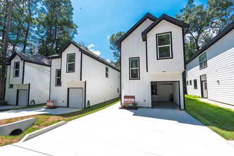 Homes For Sale - 11382 Underwood Street<br/> Willis, TX 77318