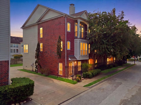 Photo of 1807 Wilson Street, Houston, TX 77019 (MLS # 94106795)