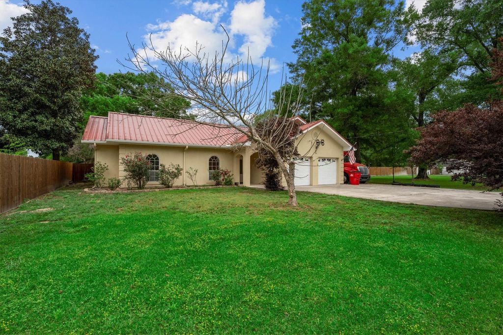 Photo of 19863 Irenell Drive, Porter, TX 77365 (MLS # 97825314)