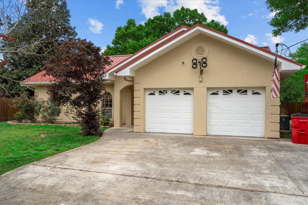 Photo of 19863 Irenell Drive, Porter, TX 77365 (MLS # 97825314)