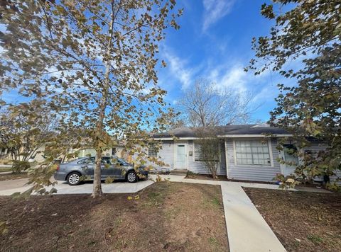 Photo of 405 Botts Street #A, Brenham, TX 77833 (MLS # 10903641)