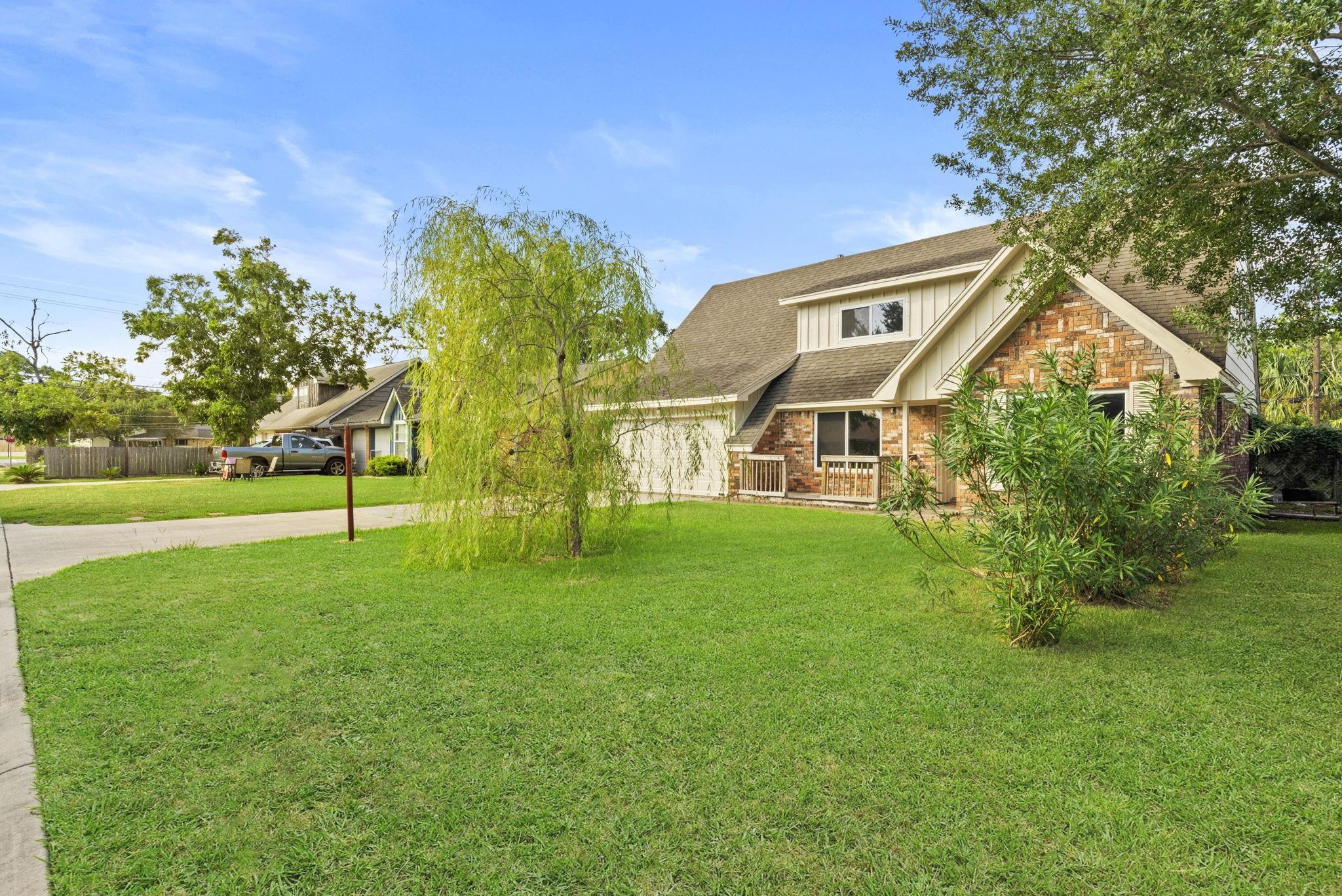 1422 Delabrook Court