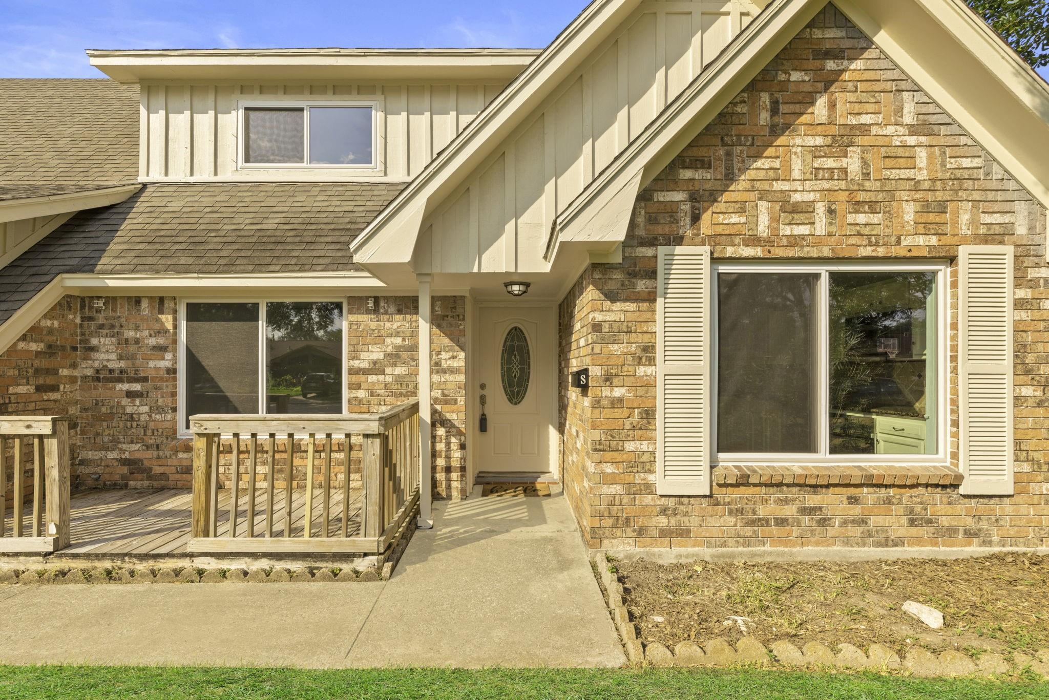 1422 Delabrook Court