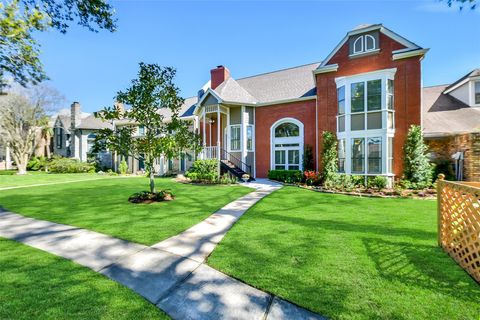 Townhouse For Sale - 202 Victoria Way<br/> Galveston County, Friendswood, TX 77546