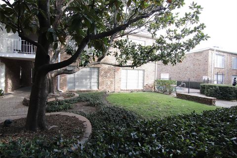 Photo of 2101 Fountain View Drive #35, Houston, TX 77057 (MLS # 91112716)