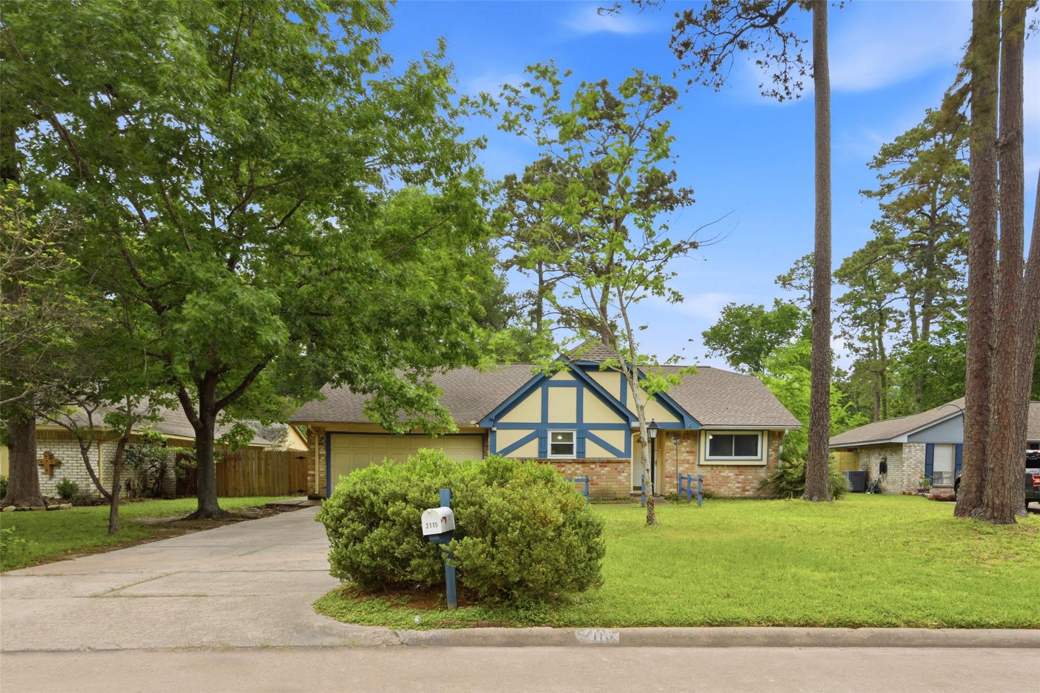 2115 Oak Shores Drive