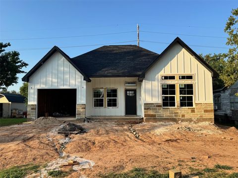 Photo of 1409 N Avenue S, Freeport, TX 77541 (MLS # 16819071) Photo of 1409 N Avenue S, Freeport, TX 77541 (MLS # 16819071)