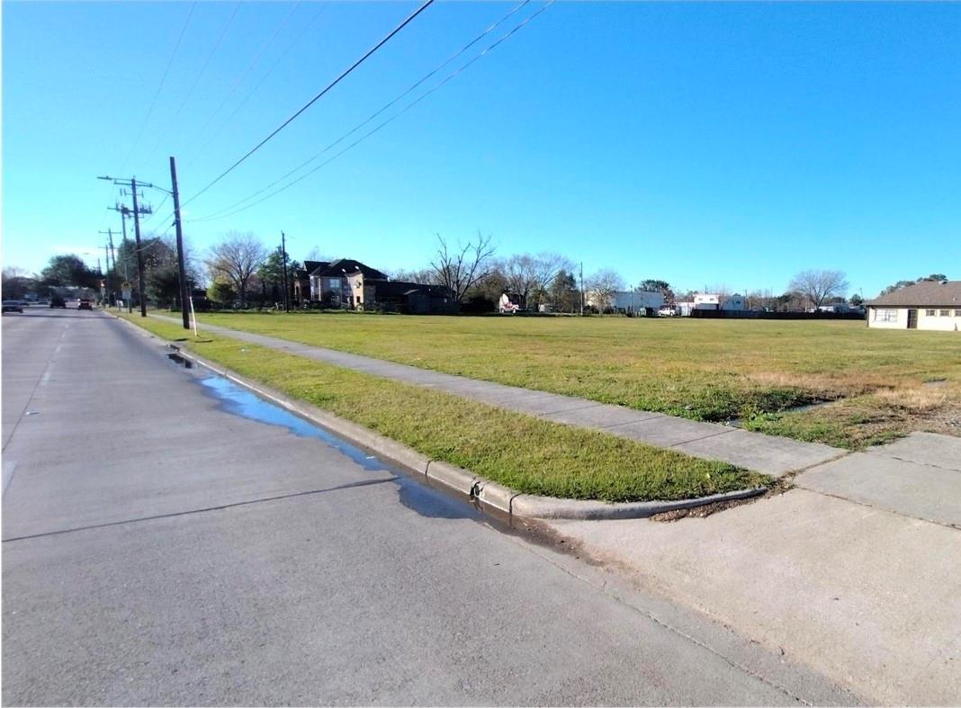 2055 Pasadena Boulevard