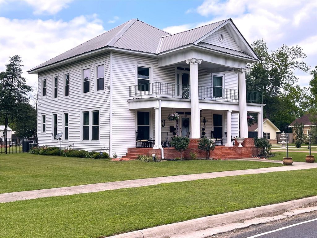 Photo of 702 S 9th Avenue, Teague, TX 75860 (MLS # 56554200)