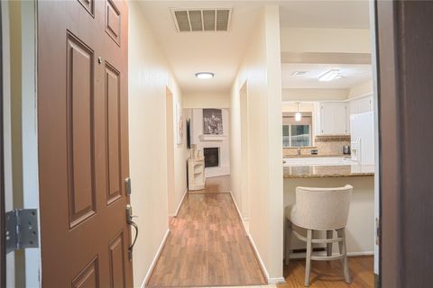 Photo of 36 S High Oaks Circle, The Woodlands, TX 77380 (MLS # 2204114)