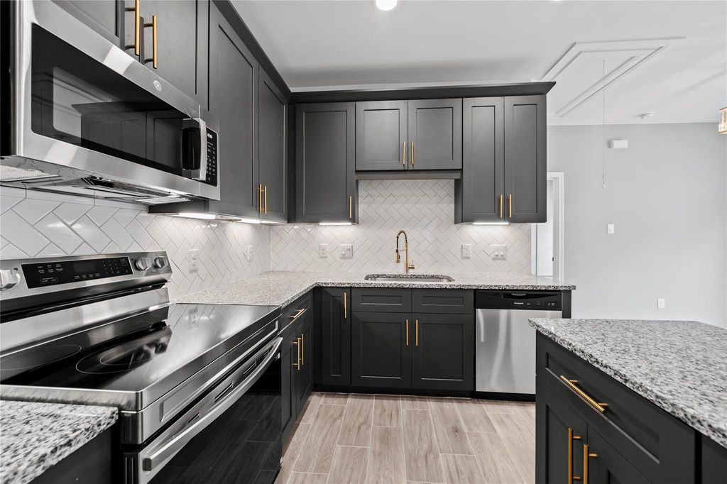 Photo of 11553 Persimmon Street, Willis, TX 77318 (MLS # 12096561)