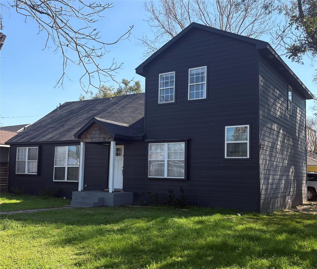 Photo of 302 Moody Street, Houston, TX 77009 (MLS # 85523140)
