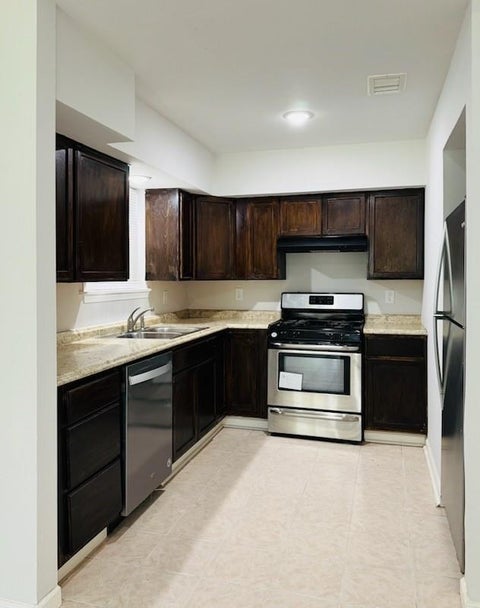 Photo of 647 Regal Street, Houston, TX 77034 (MLS # 6929112)