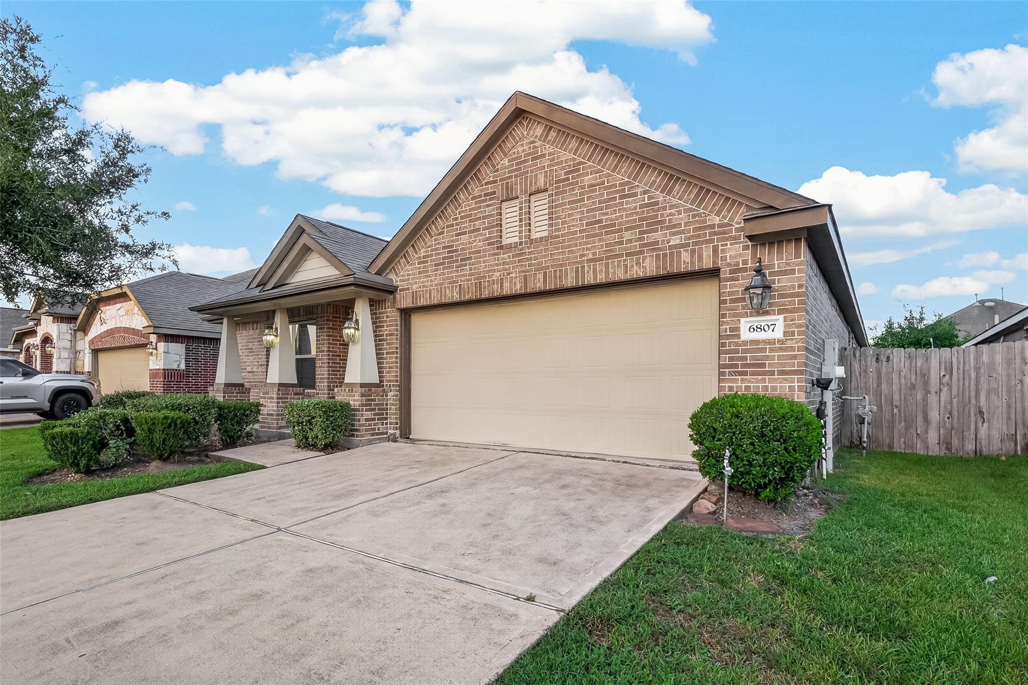 6807 Peach Mill Lane
