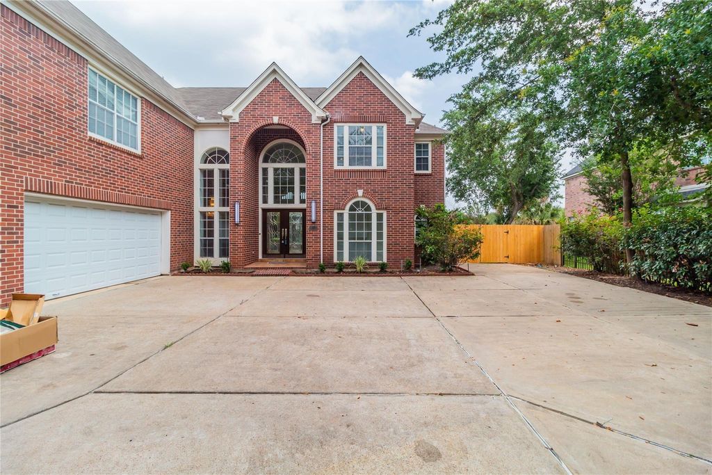 Photo of 4015 Waterview Court, Missouri City, TX 77459 (MLS # 22637864)
