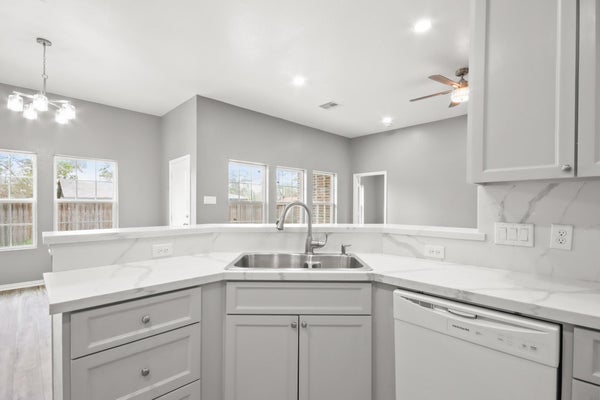 535 CORYDON DR, HUFFMAN, TX 77336 - Image 7ca153a968602ec7d533b497b52f8455/75544601
