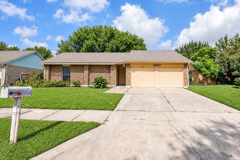 Homes For Sale - 10907 Allison Bend Court Ct<br/> Houston, TX 77086