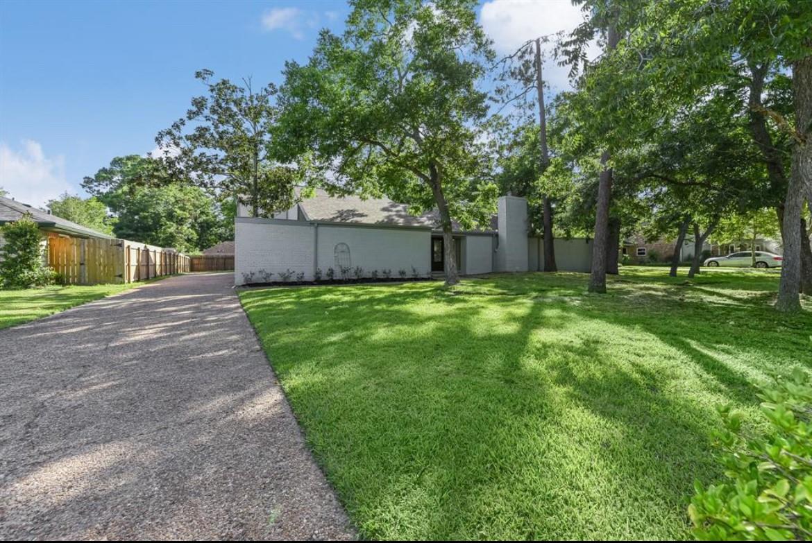 6 Earlham Drive
