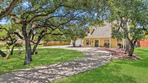 Photo of 1036 Shirley Oaks Street, Columbus, TX 78934 (MLS # 38353327)