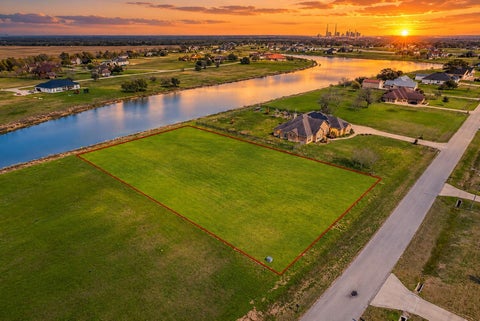 Photo of 6818 Brazos Lakes Drive, Richmond, TX 77469 (MLS # 82223427)