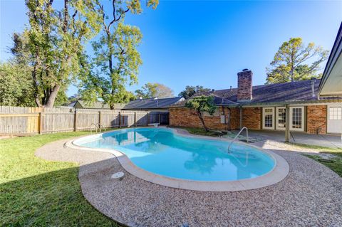 Photo of 8826 Rowan Lane, Houston, TX 77036 (MLS # 87095662)