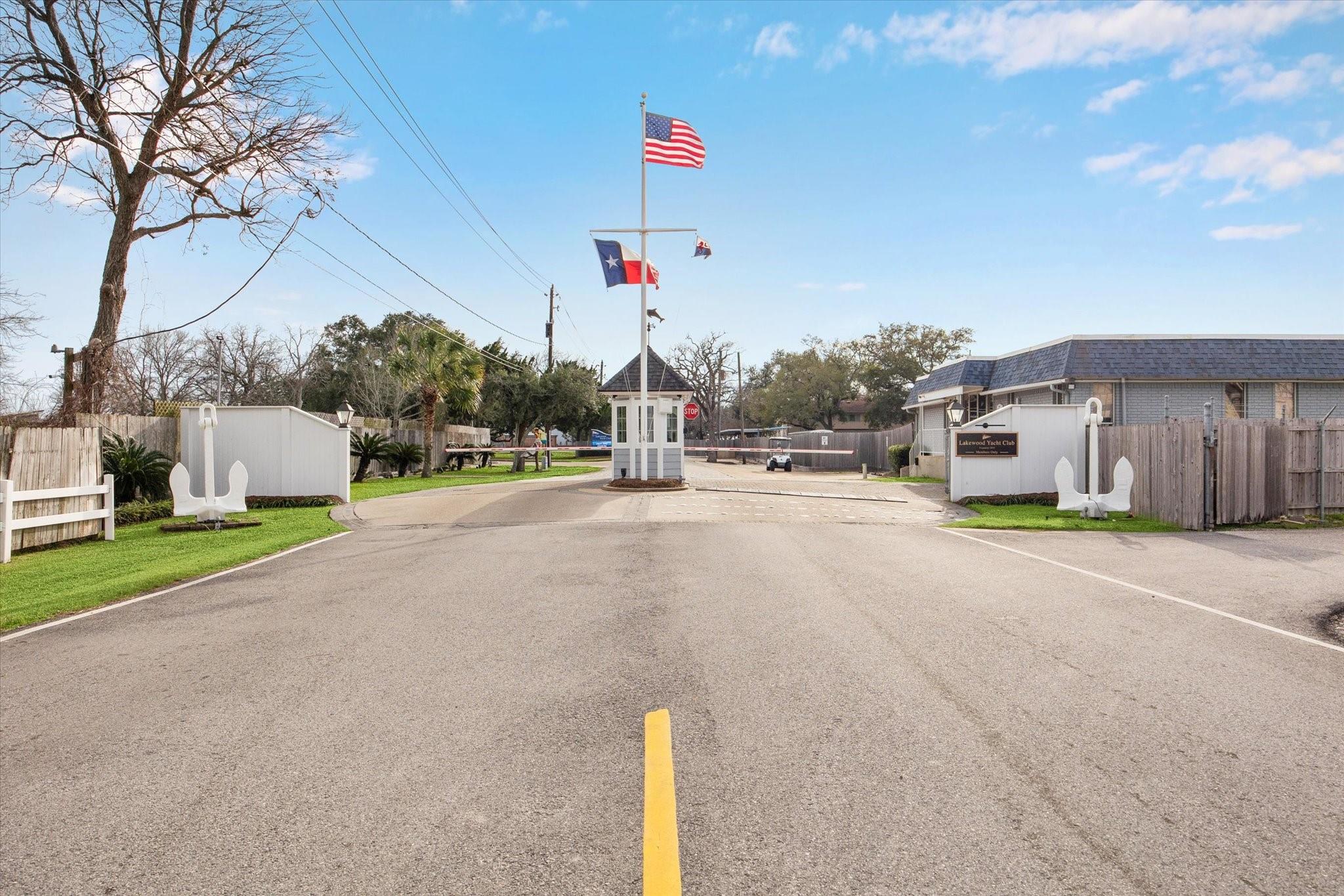 2443 Lakewood Pointe