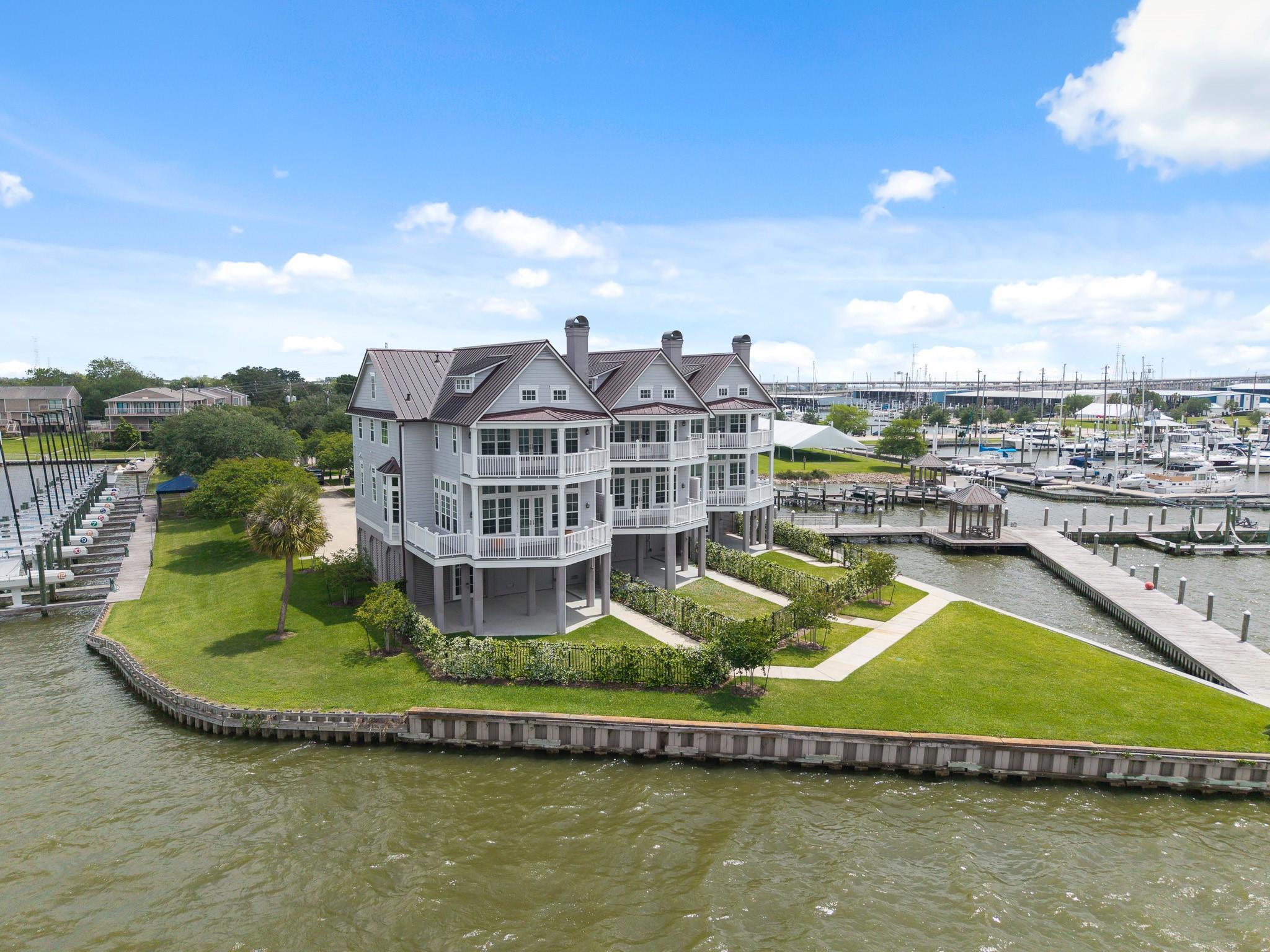 2443 Lakewood Pointe