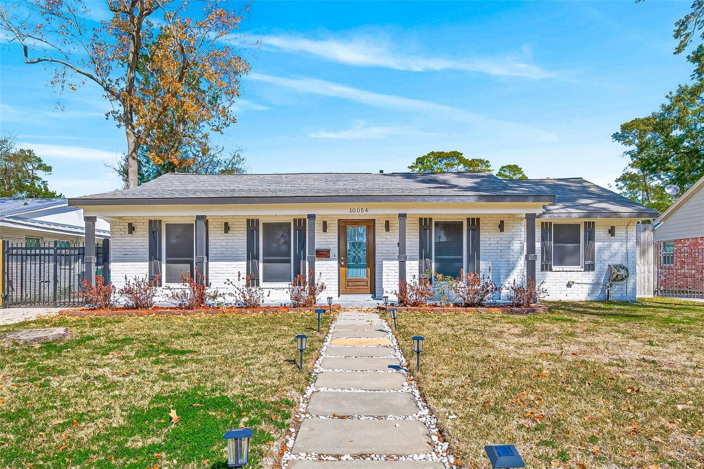 Photo of 10054 Cedardale Drive, Houston, TX 77055 (MLS # 24622584)