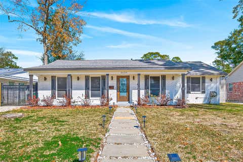 Photo of 10054 Cedardale Drive, Houston, TX 77055 (MLS # 24622584)