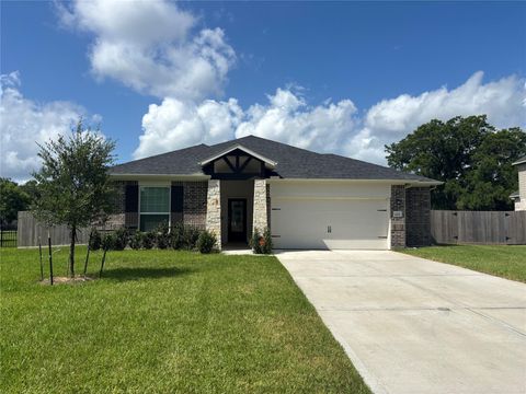 Homes For Sale - 411 S Amherst Drive<br/> West Columbia, TX 77486