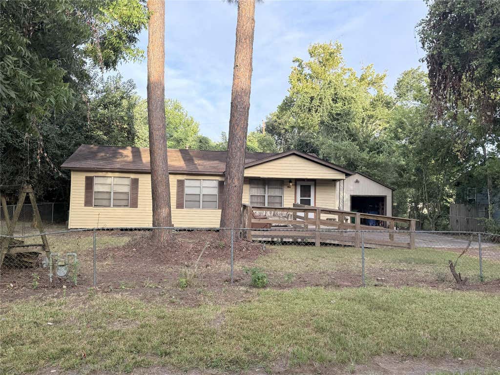 Photo of 724 S Morgan Street, Angleton, TX 77515 (MLS # 10730435)