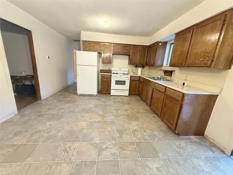 Tiny photo for 724 S Morgan Street, Angleton, TX 77515 (MLS # 10730435)