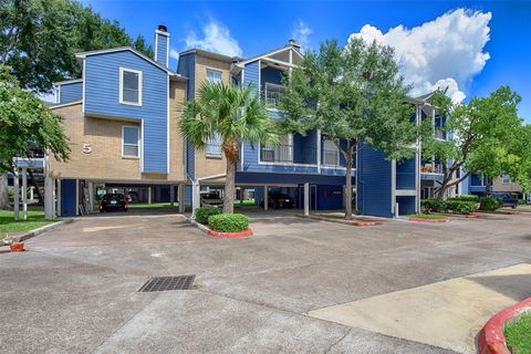 18511 Egret Bay Boulevard 504 Webster TX 77058