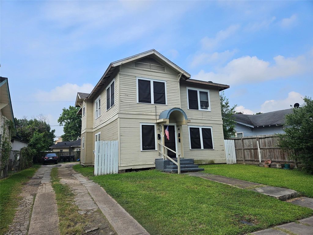 Photo of 4418 Mckinney Street #3, Houston, TX 77023 (MLS # 43279516)