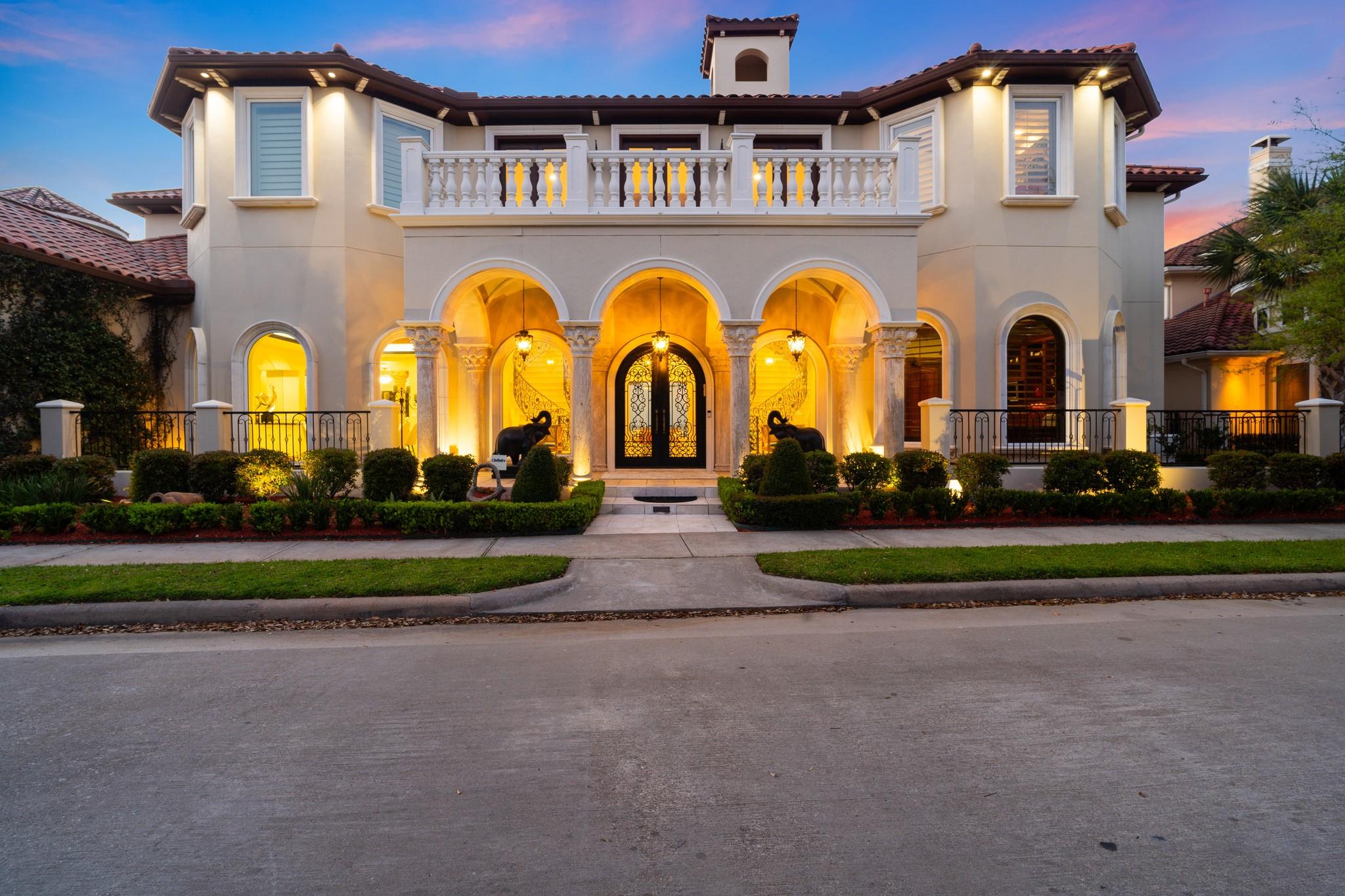 6 Waterford Oaks Lane
