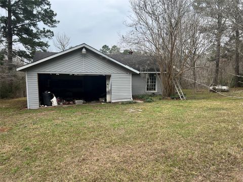 Photo of 951 Lakeshore Drive, Cleveland, TX 77327 (MLS # 48455806)