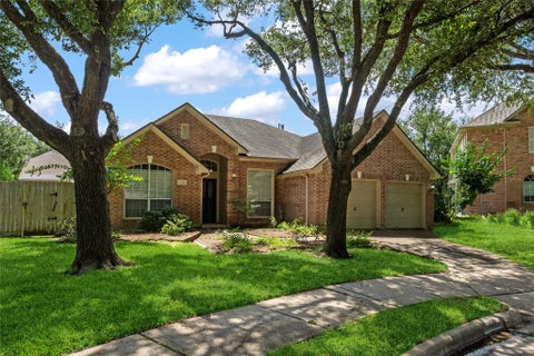 Homes For Sale - 12211 Oyster Cove Court<br/> Fort Bend County, Stafford, TX 77477