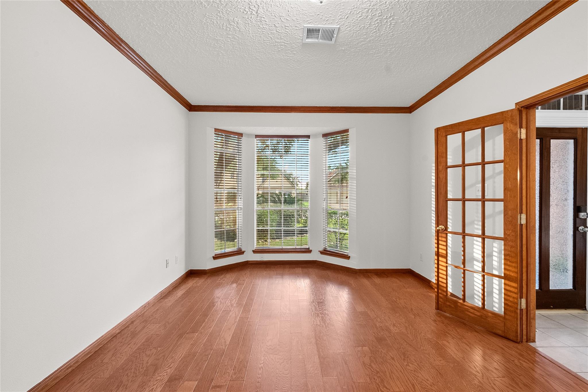 422 Crestwater Trail