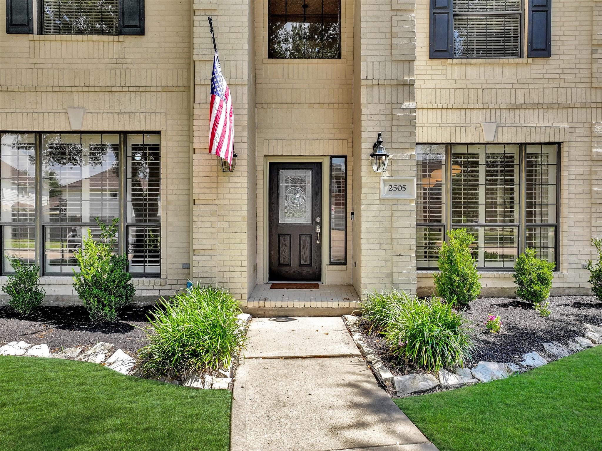 2505 Sarasota Drive