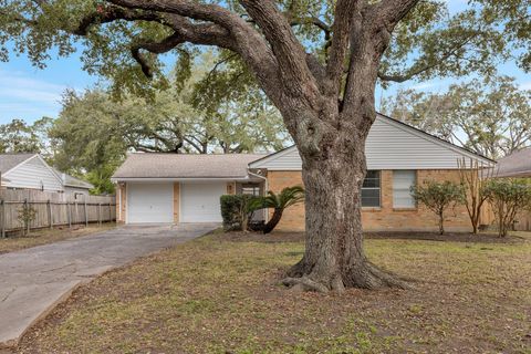 Photo of 4750 Sanford Road, Houston, TX 77035 (MLS # 70247343)