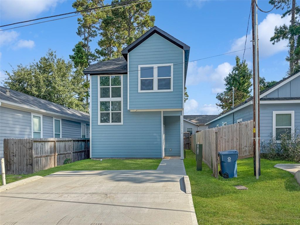 Photo of 16710 E Forrestal, Montgomery, TX 77316 (MLS # 91995564)