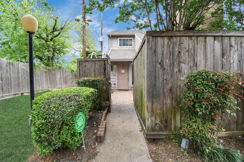 Photo of 13958 Hollowgreen Drive #25, Houston, TX 77082 (MLS # 89374785)
