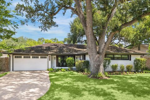 Photo of 5414 Sanford Road, Houston, TX 77096 (MLS # 98713103)