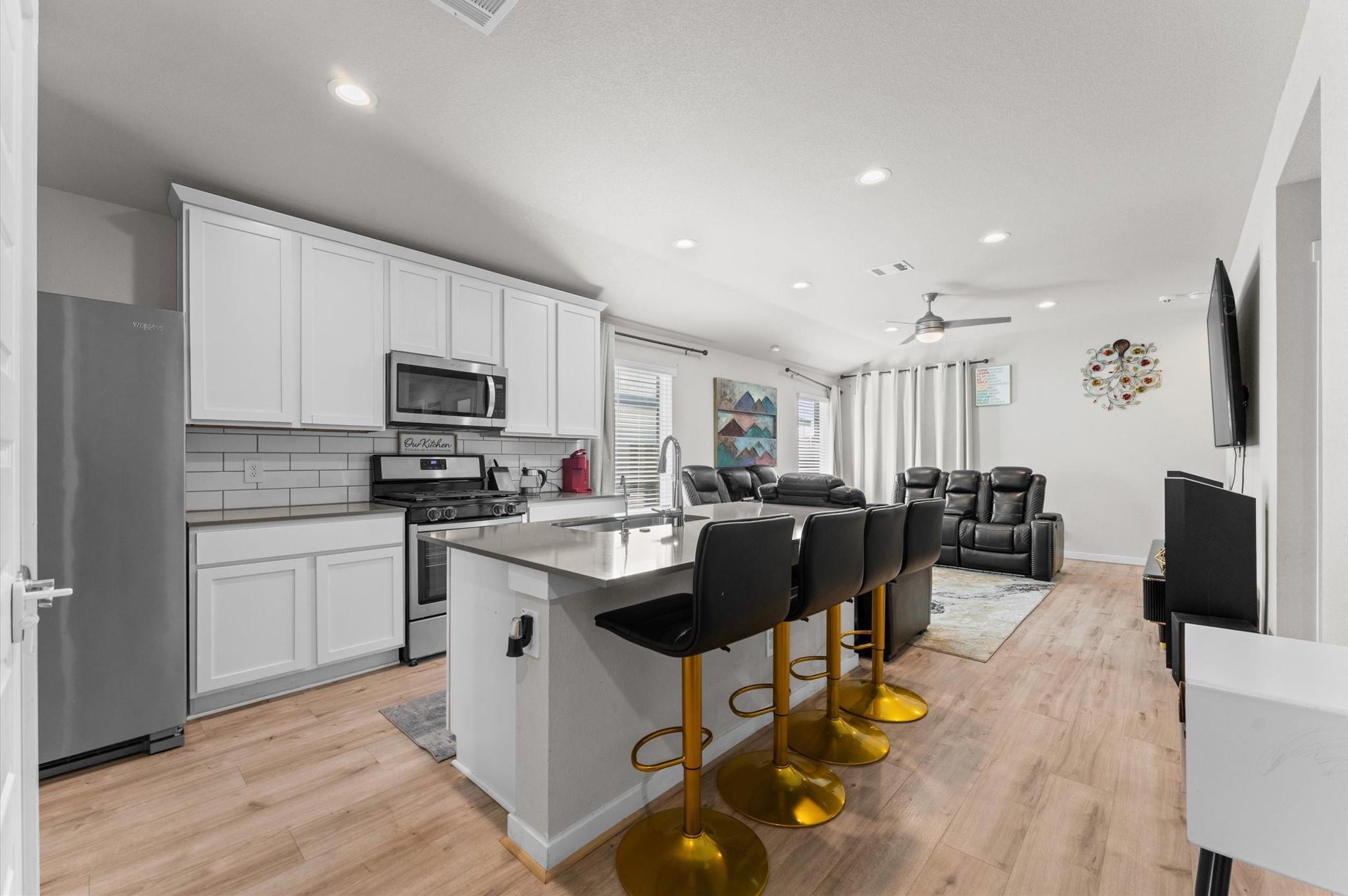 7606 Rainham Valley Lane