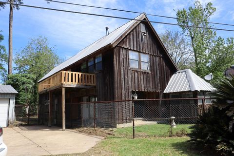 Photo of 221 Caroline Trail, Anahuac, TX 77514 (MLS # 98032542)