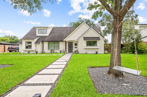 Photo of 2102 Teague Road, Houston, TX 77080 (MLS # 32410361)