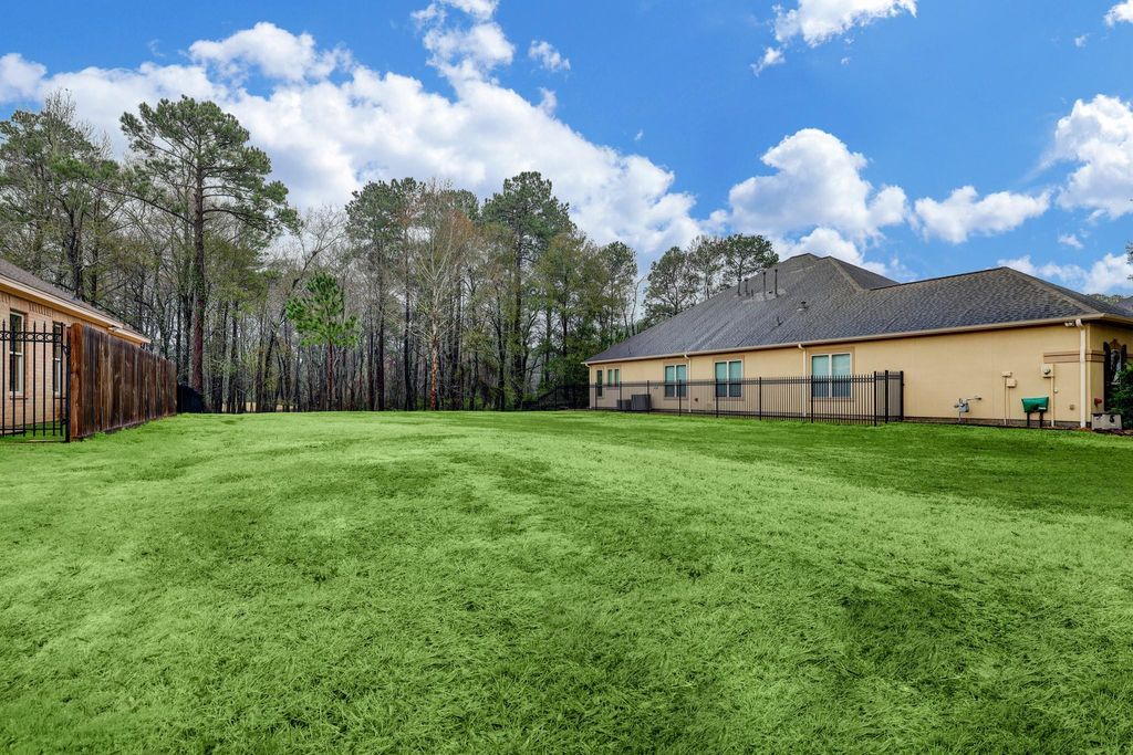 Photo of 2926 S Cotswold Manor Drive, Kingwood, TX 77339 (MLS # 80336472)